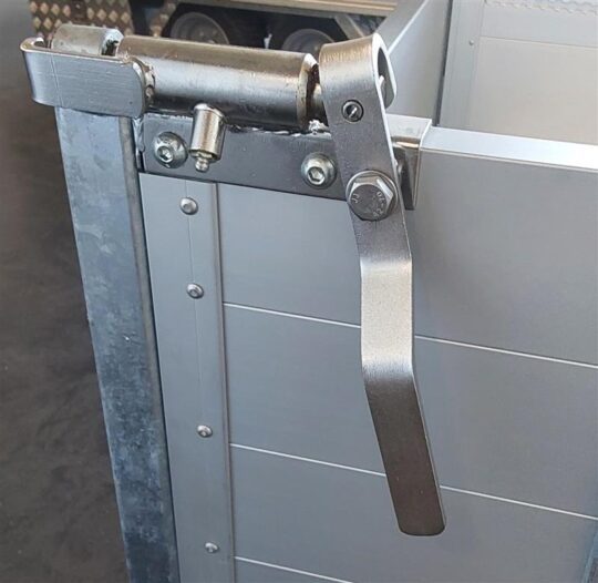 FERMETURE ARRIERE POUR PONT BASCULANT, GAUCHE, INOX